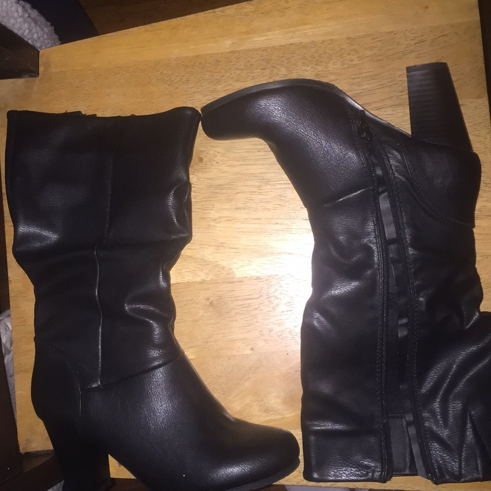 Black mid-calf heeled boots